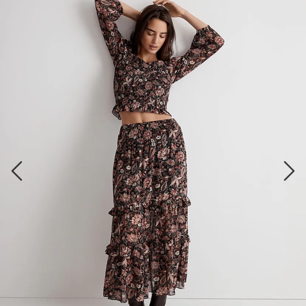 Madewell Tier Ruffle Smocked Midi skirt. Size XS